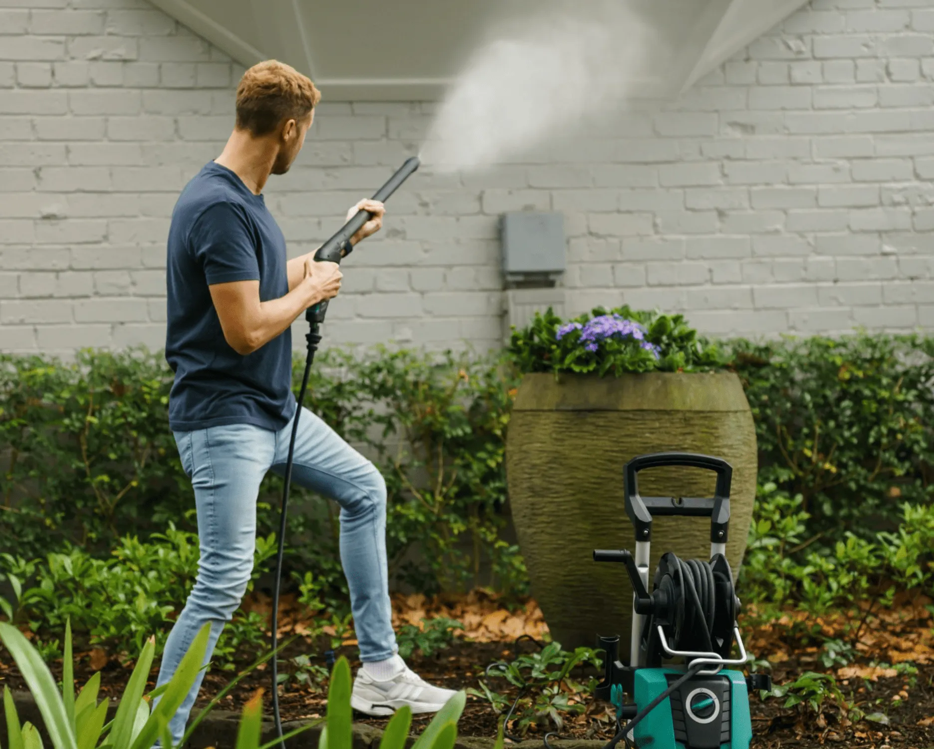 The Benefits of Using a Pressure Washer for Home Cleaning